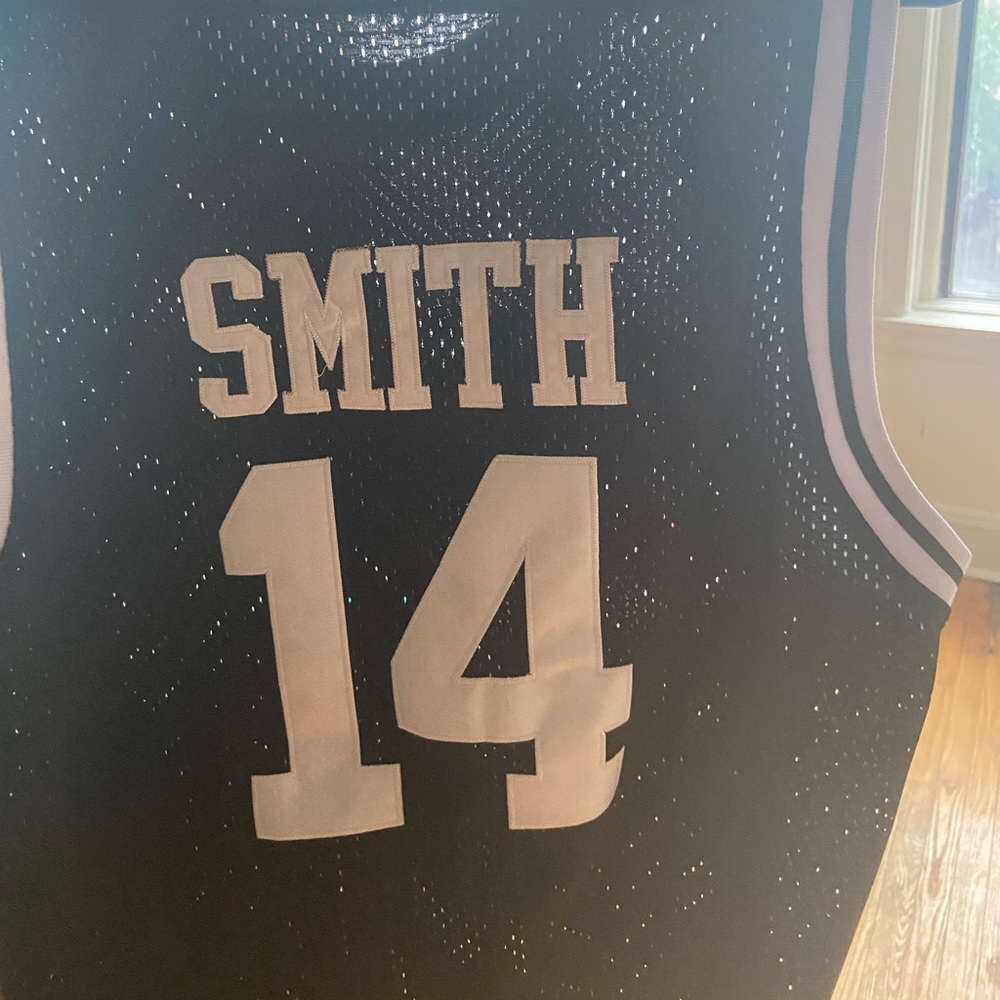 Jersey never worn size XL